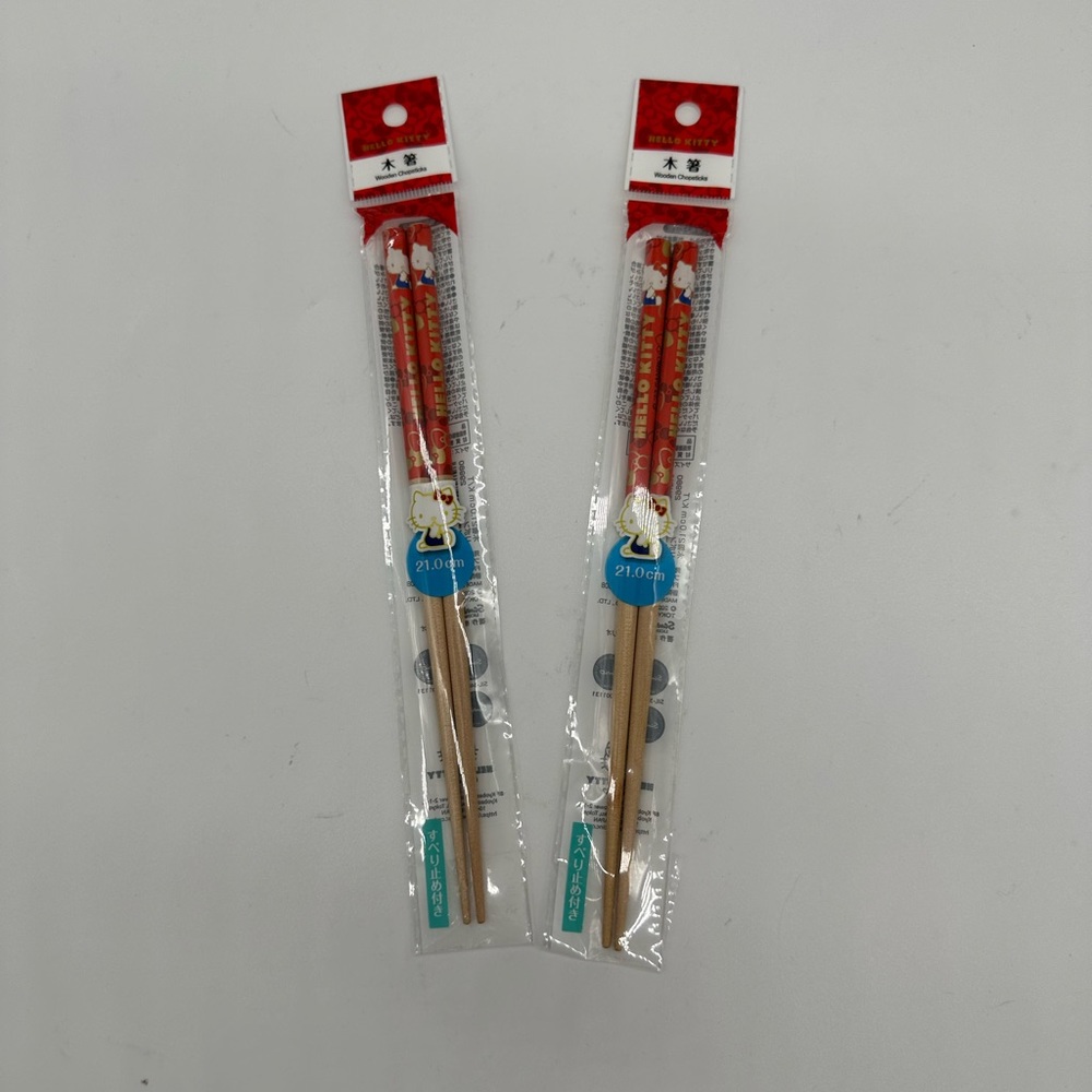 Hello Kitty 2 Pc Set ❤️BNWT❤️ Chop Sticks